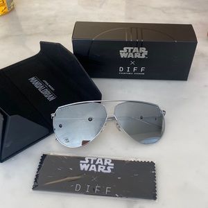 Star Wars X DIFF Mandalorian Sunglasses NEW Razor Crest Grey Silver Mirror